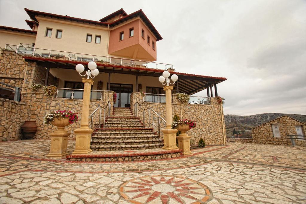 Afkos Grammos Boutique Hotel Resort Nestorion Bagian luar foto